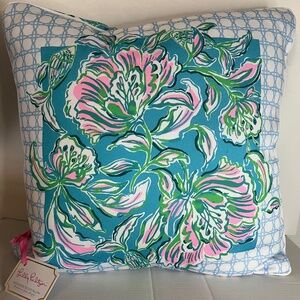 Lilly Pulitzer 20” Square Outdoor/Indoor Pillow in Cumulus Blue Chick Magnet